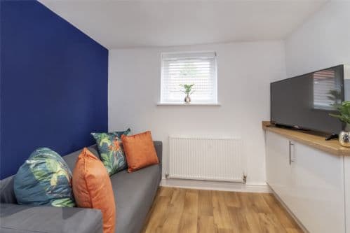 Henry Court Apartment 1